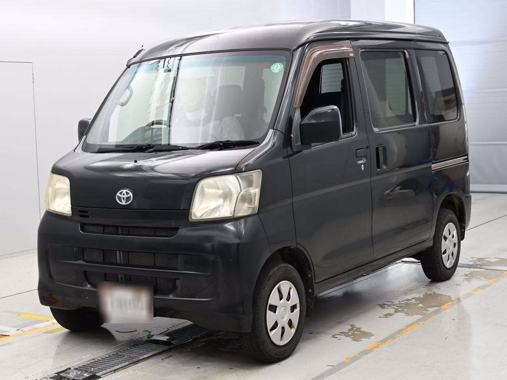 TOYOTA PIXIS VAN