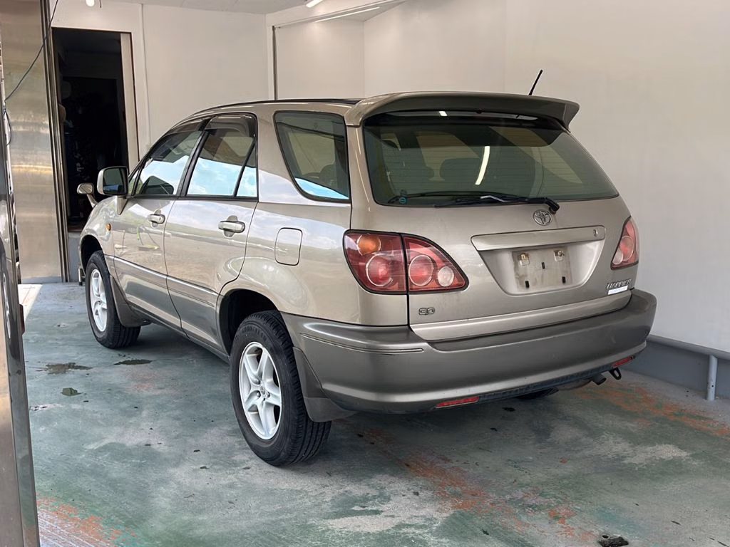 TOYOTA HARRIER