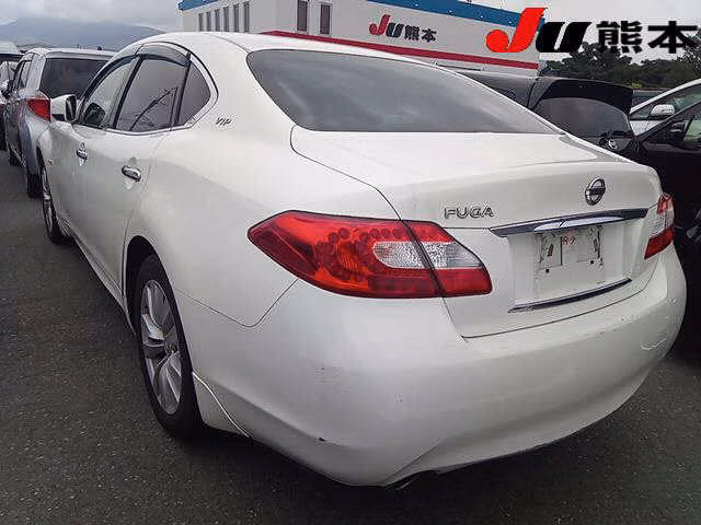 NISSAN FUGA