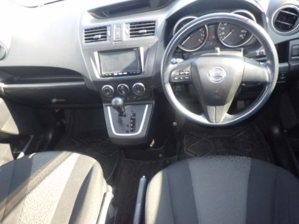 NISSAN LAFESTA