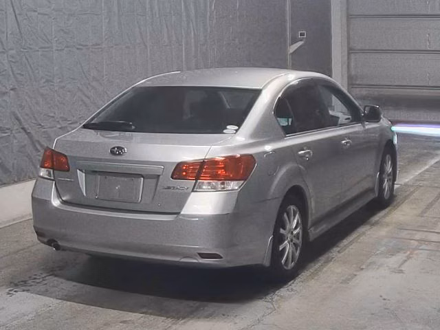 SUBARU LEGACY B4