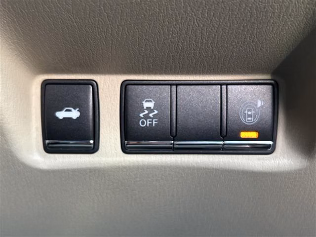 NISSAN FUGA