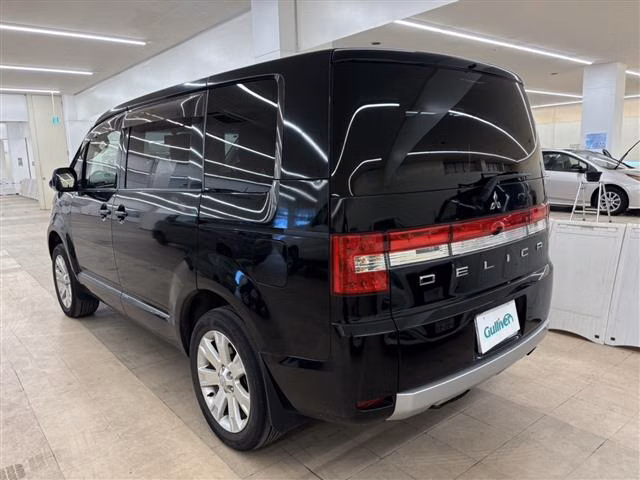 MITSUBISHI DELICA D:5
