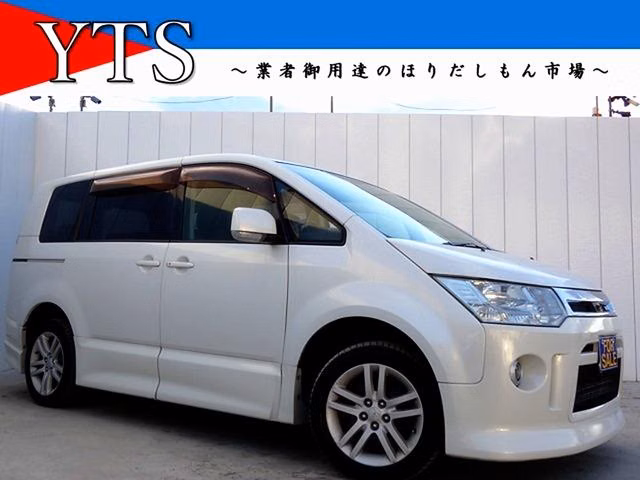 MITSUBISHI DELICA D:5