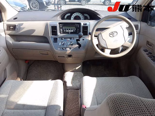 TOYOTA RAUM