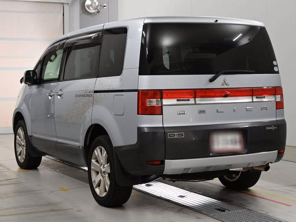 MITSUBISHI DELICA D:5