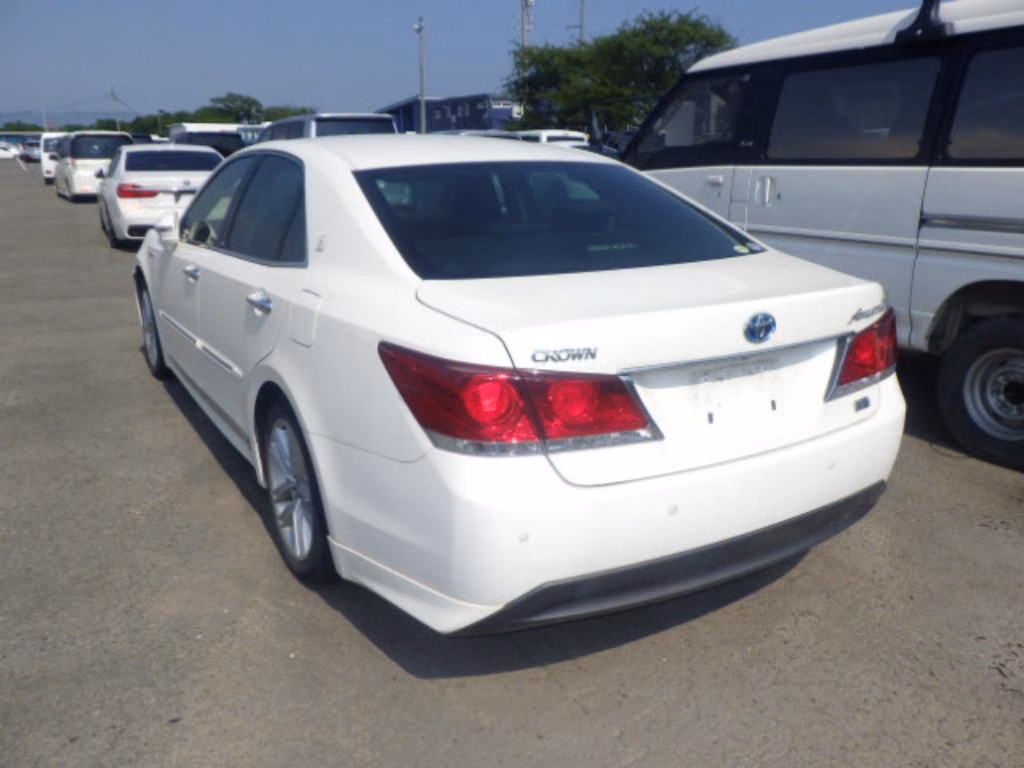 TOYOTA CROWN