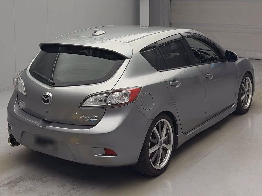 MAZDA AXELA