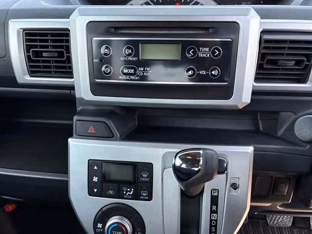 DAIHATSU WAKE