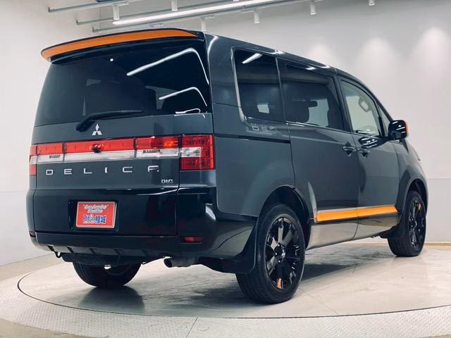 MITSUBISHI DELICA D:5