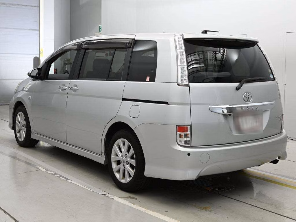 TOYOTA ISIS
