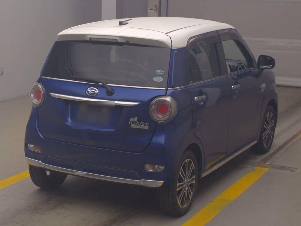 DAIHATSU CAST