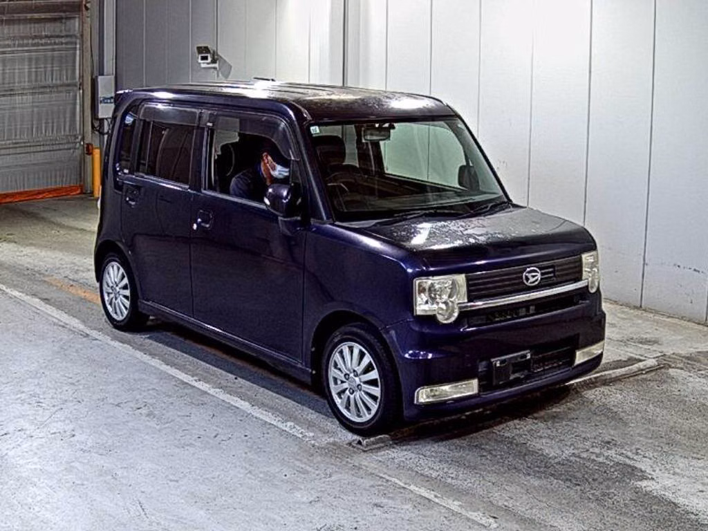 DAIHATSU MOVE CONTE