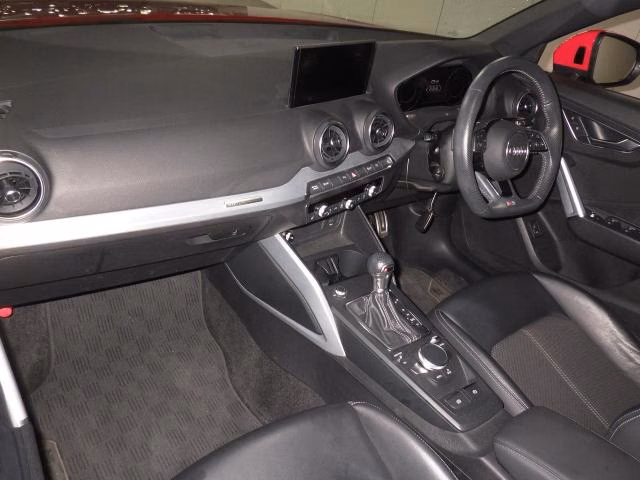 AUDI Q2
