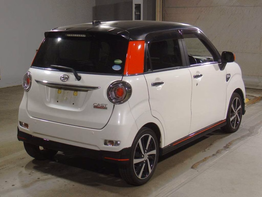 DAIHATSU CAST