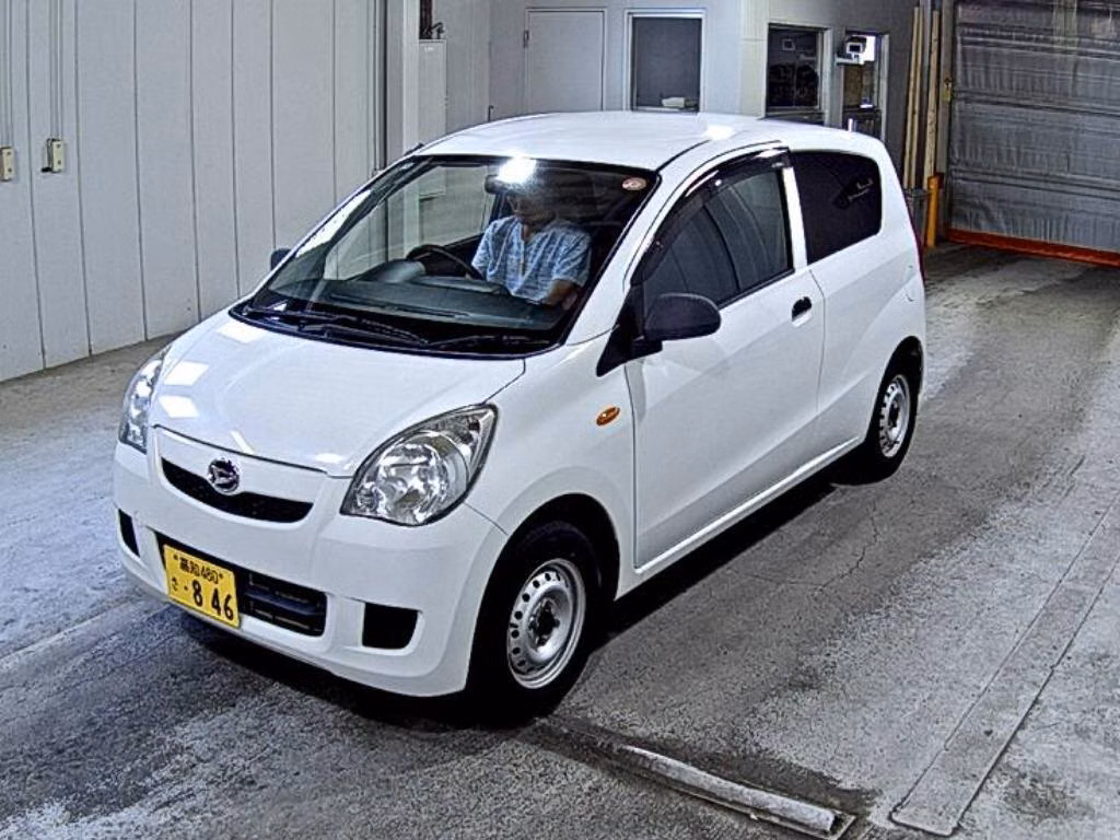 DAIHATSU MIRA