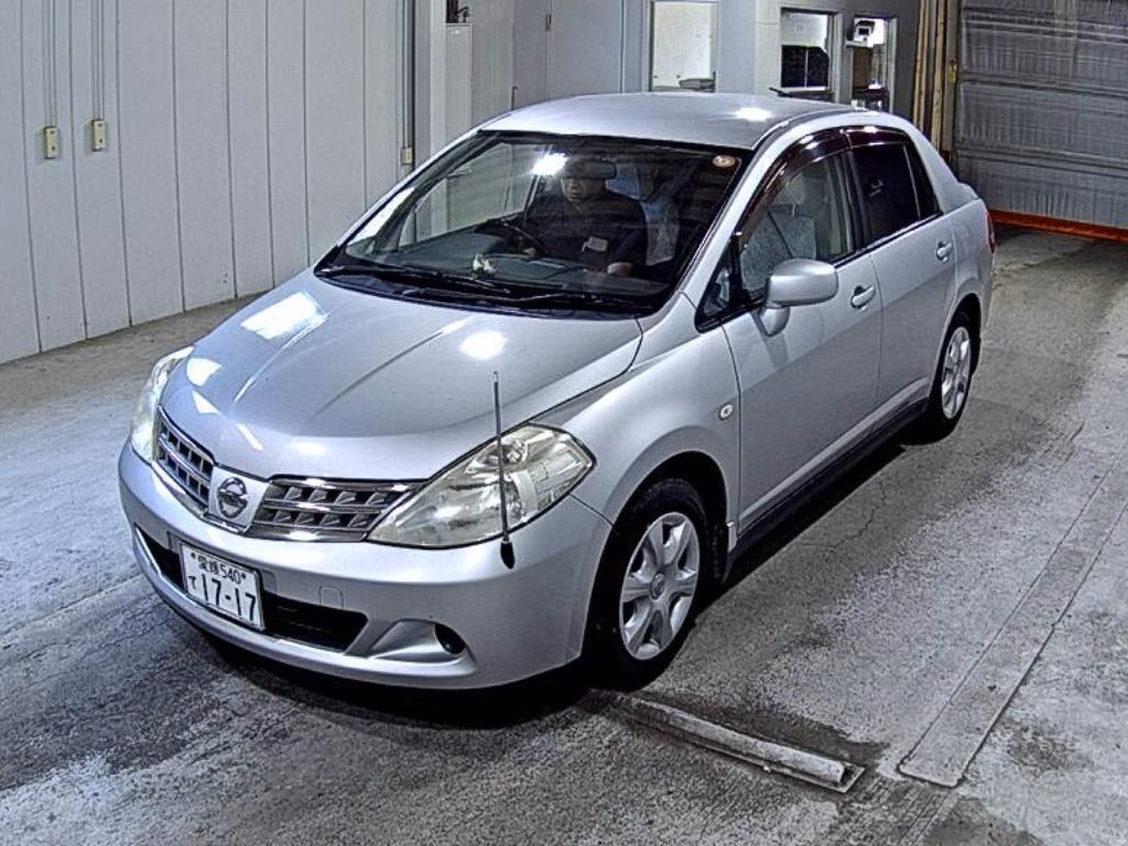 NISSAN TIIDA LATIO