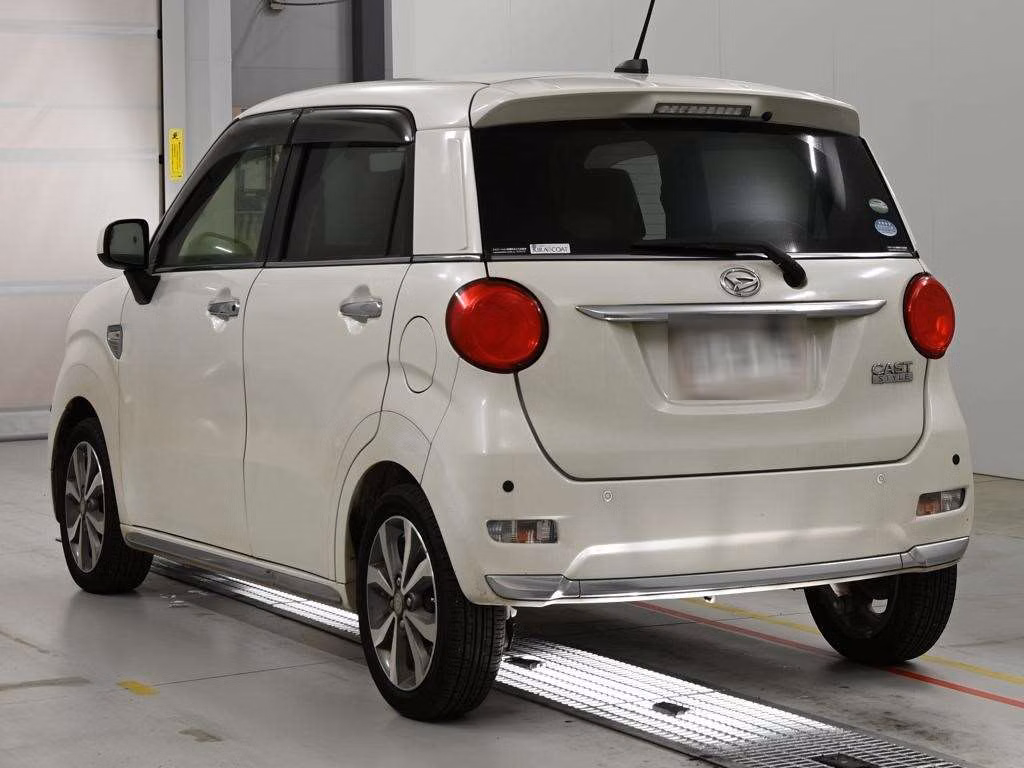 DAIHATSU CAST
