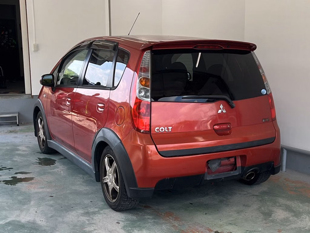 MITSUBISHI COLT
