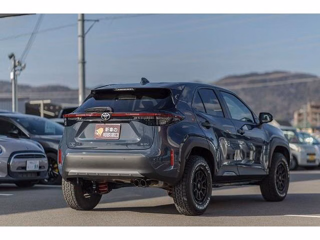 TOYOTA YARIS CROSS