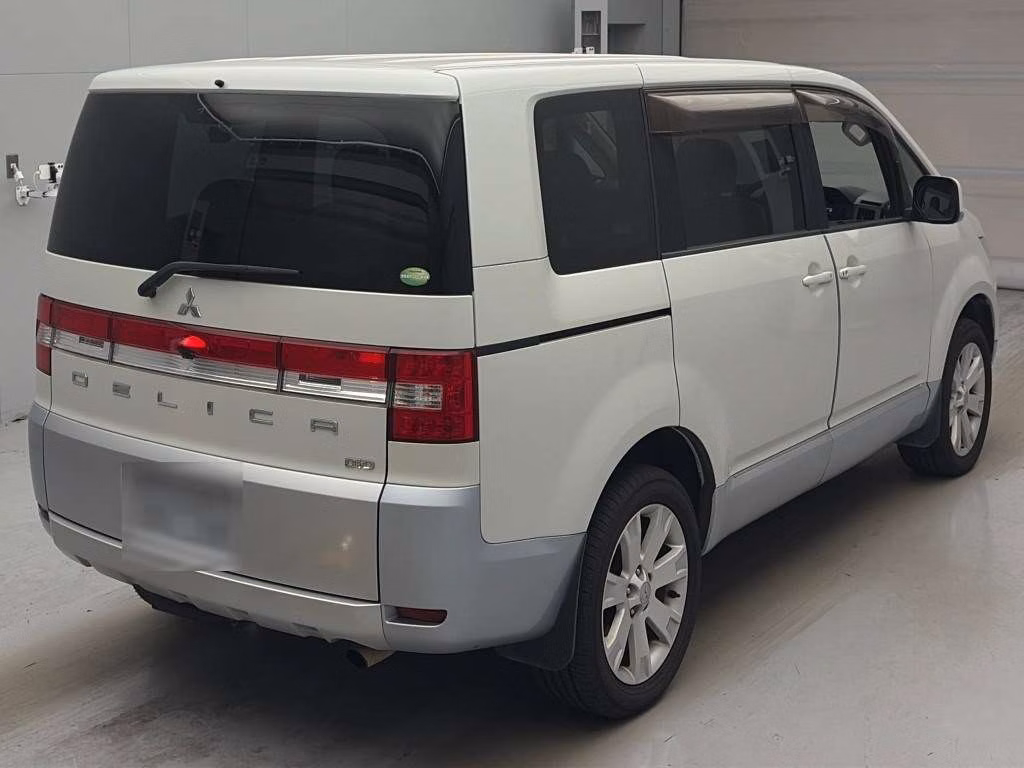 MITSUBISHI DELICA D:5