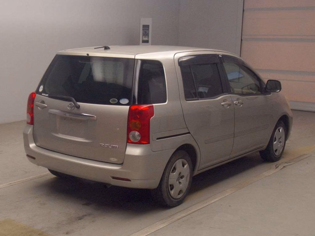 TOYOTA RAUM