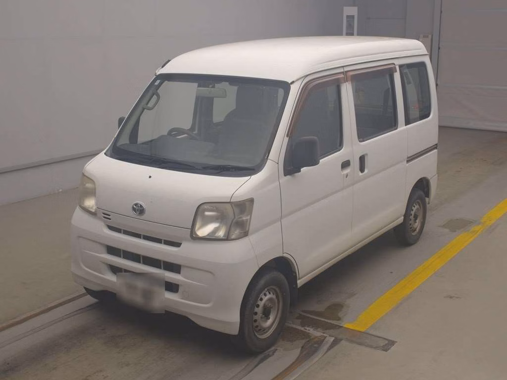 TOYOTA PIXIS VAN