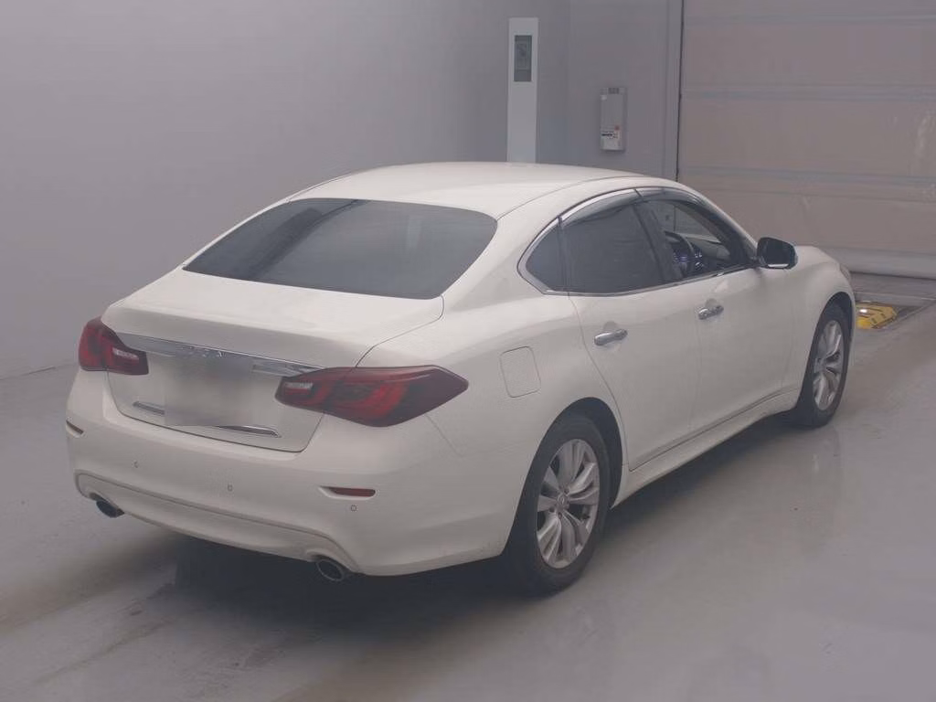 NISSAN FUGA