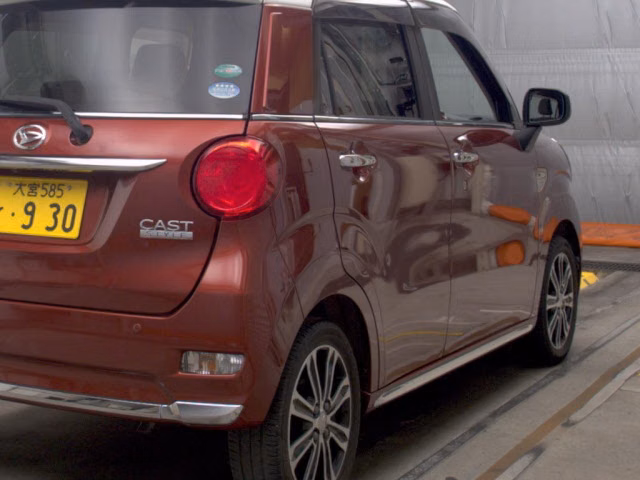 DAIHATSU CAST