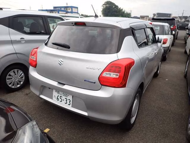 SUZUKI SWIFT