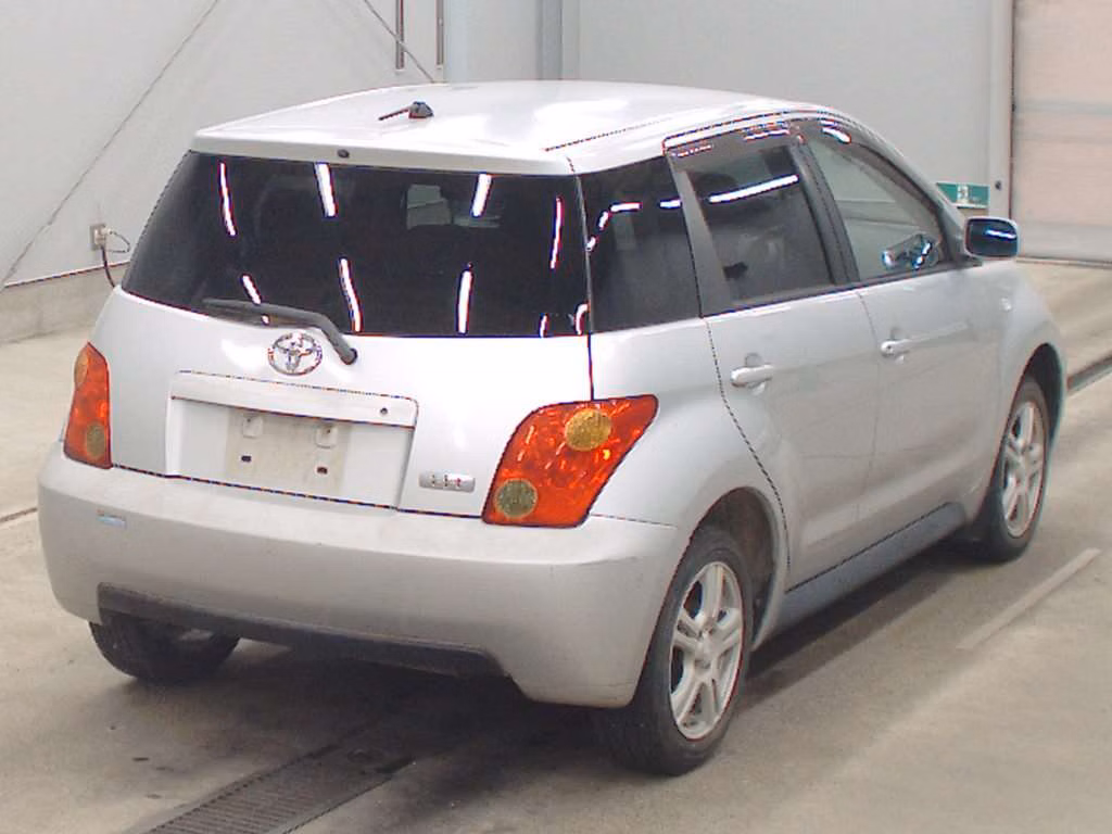 TOYOTA IST