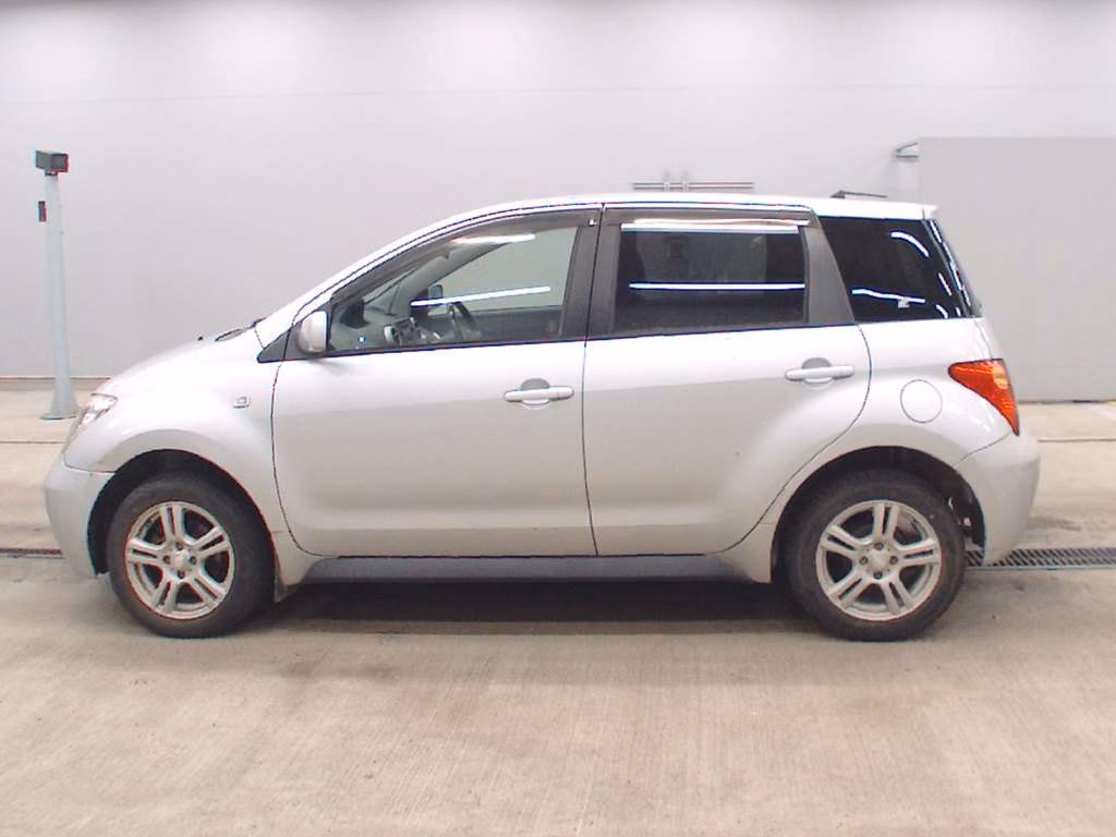 TOYOTA IST