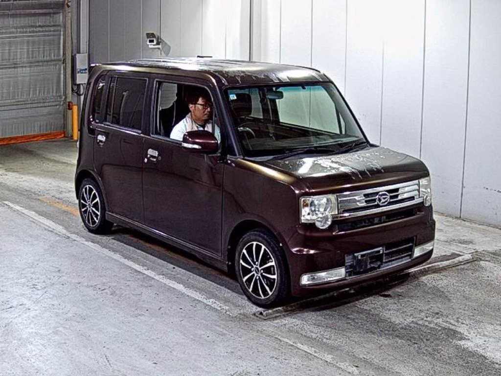 DAIHATSU MOVE CONTE