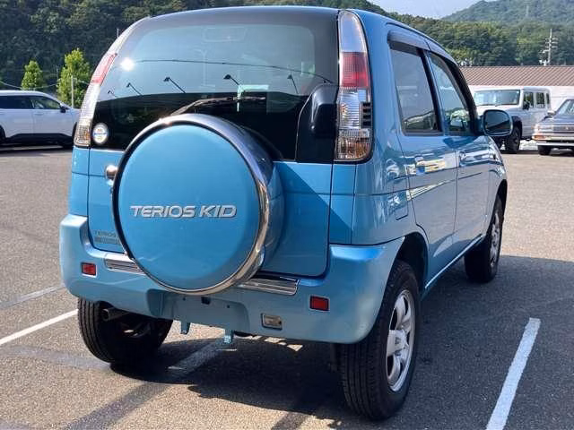 DAIHATSU TERIOS KID