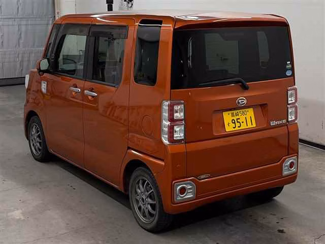 DAIHATSU WAKE