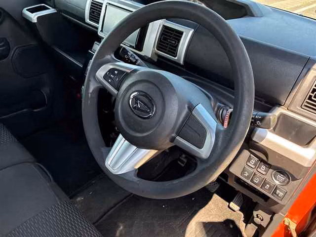 DAIHATSU WAKE