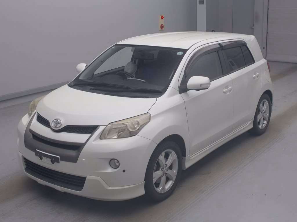 TOYOTA IST