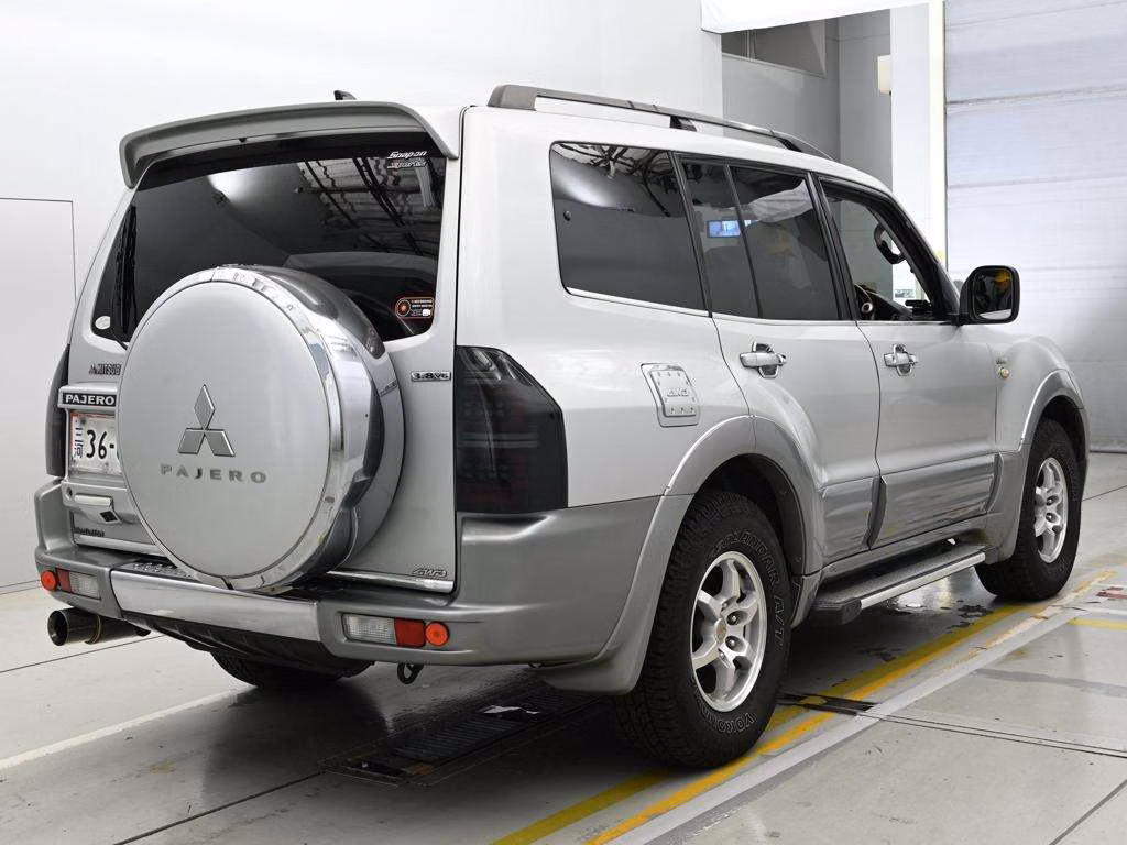 MITSUBISHI PAJERO