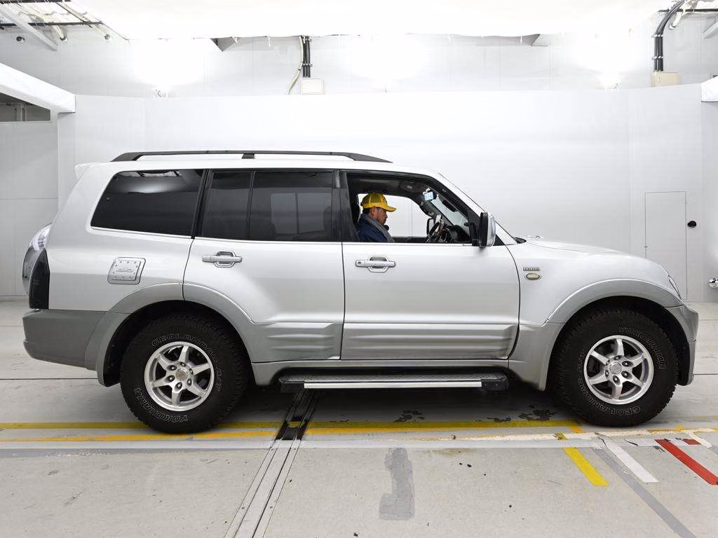 MITSUBISHI PAJERO