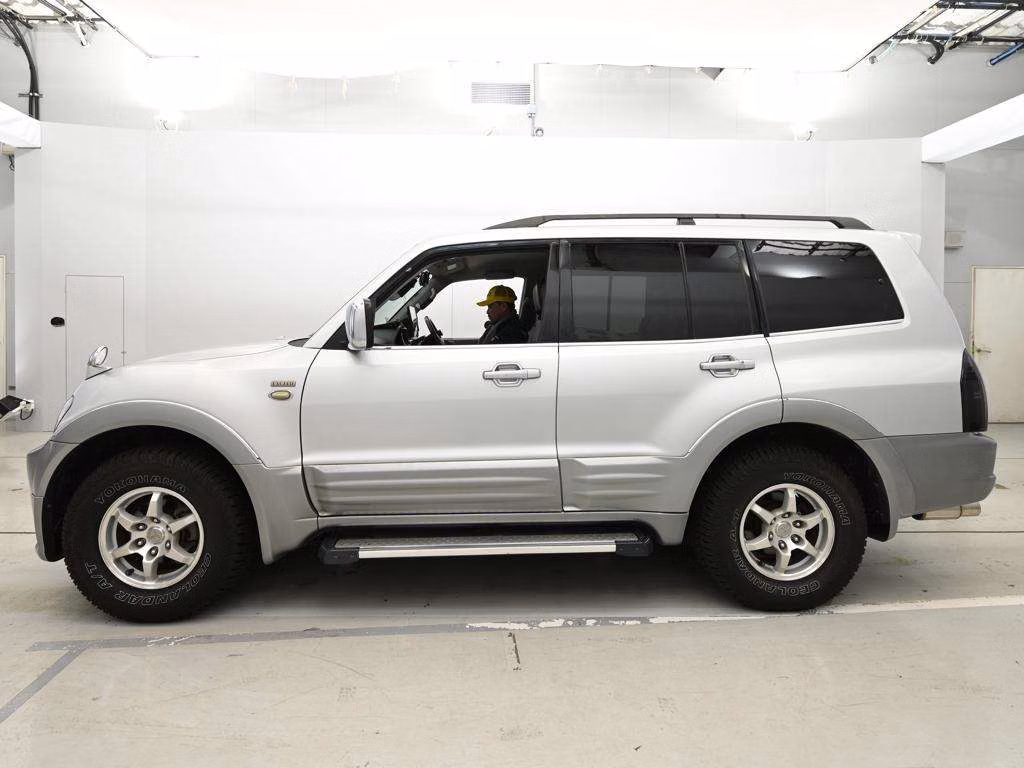 MITSUBISHI PAJERO