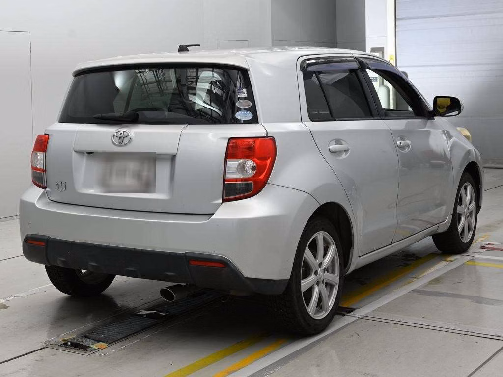 TOYOTA IST