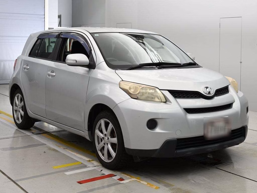TOYOTA IST