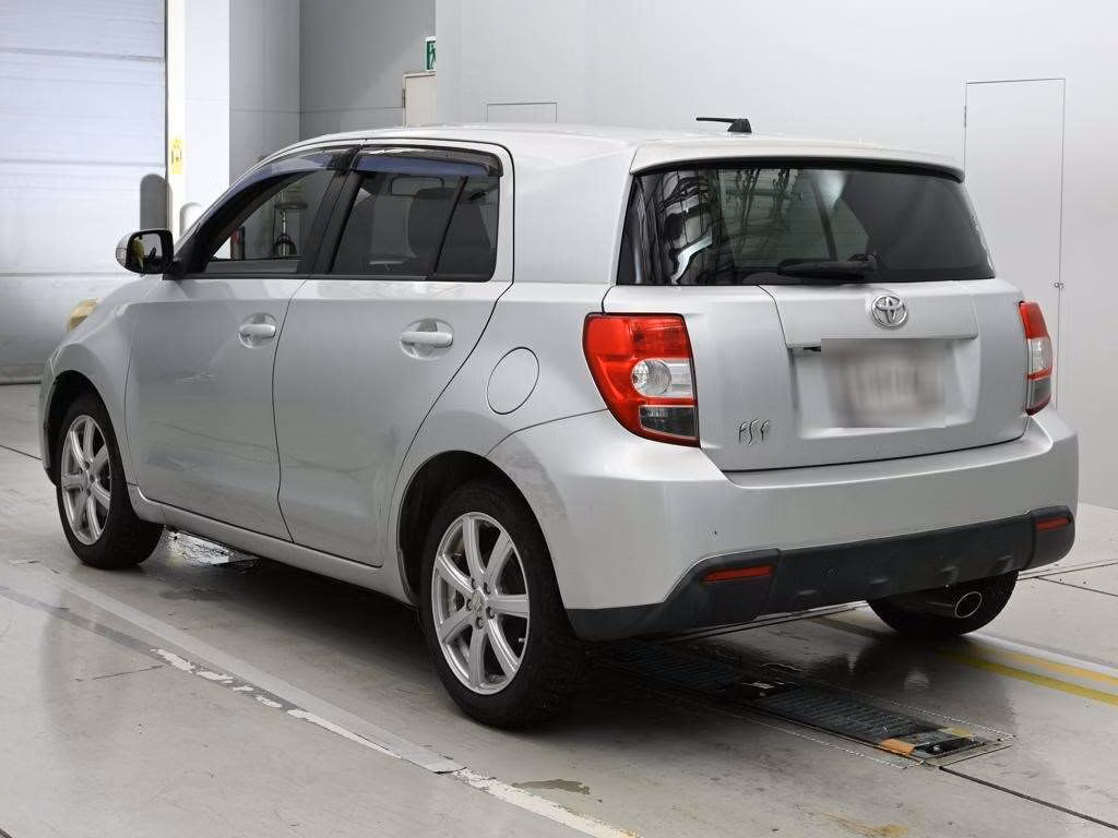 TOYOTA IST