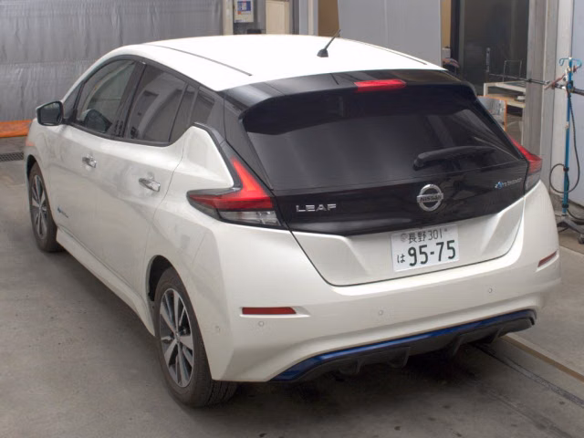 NISSAN LEAF
