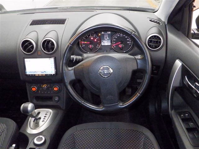 NISSAN DUALIS