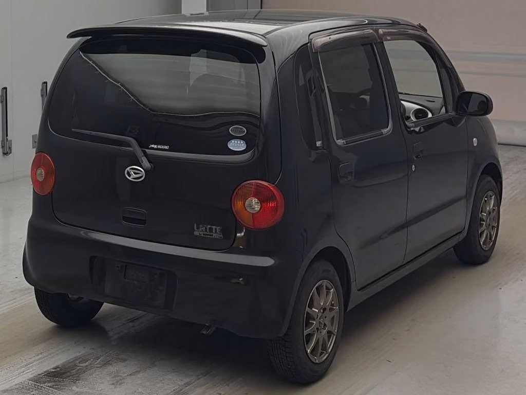 DAIHATSU MOVE LATTE