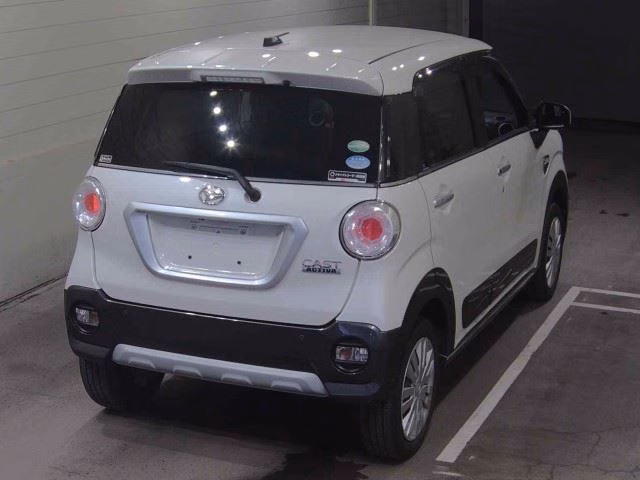 DAIHATSU CAST