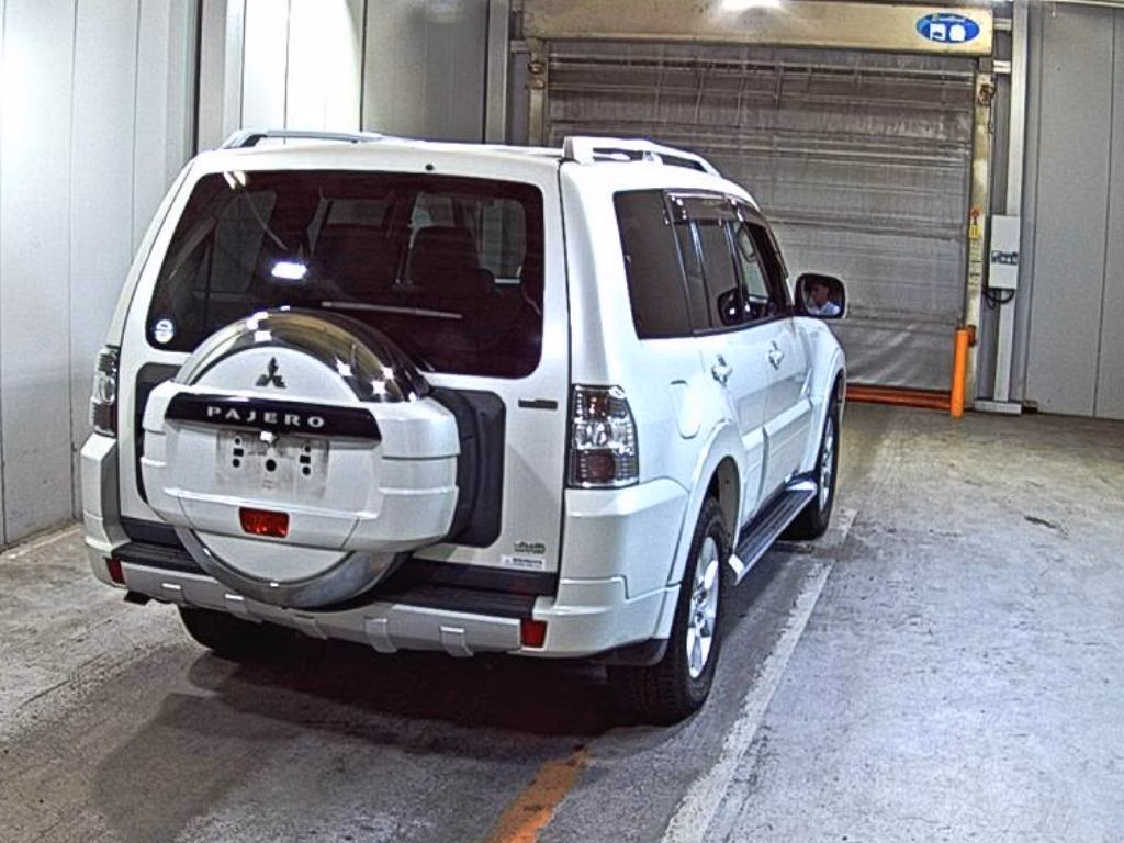 MITSUBISHI PAJERO