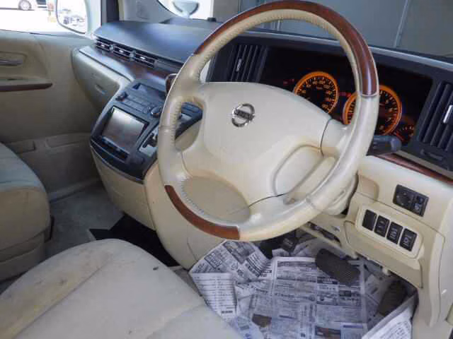 NISSAN ELGRAND