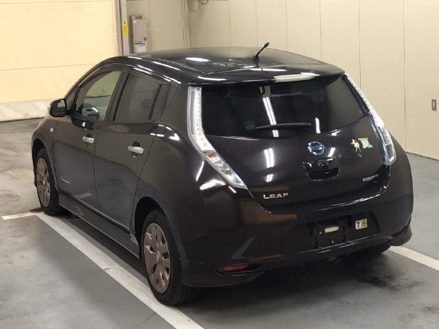 NISSAN LEAF